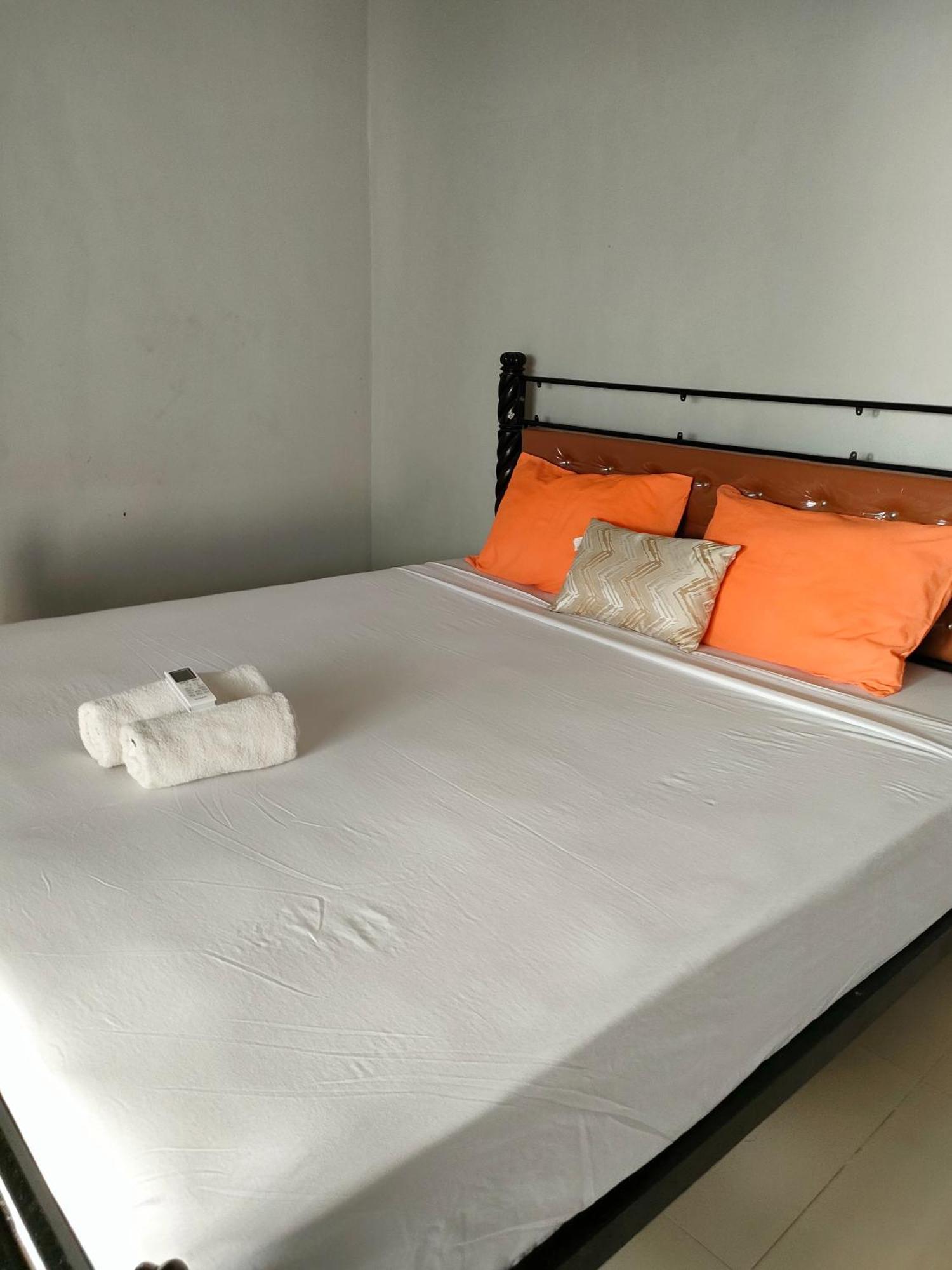 Pineapple Guest House Гили-Эйр Экстерьер фото