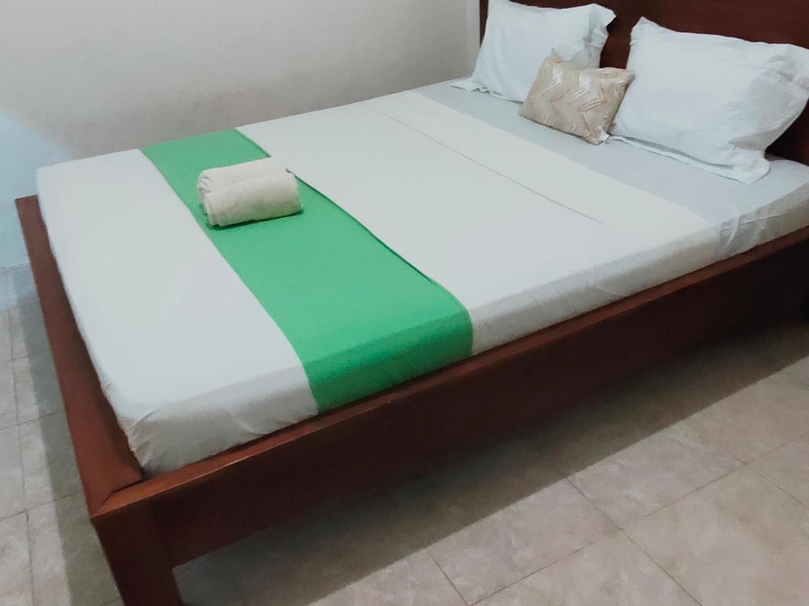 Pineapple Guest House Гили-Эйр Номер фото